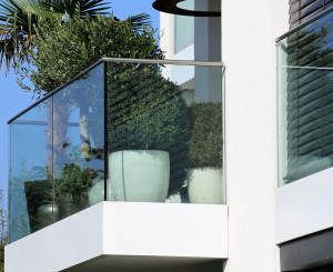 Latest Glass Balcony Trends-3